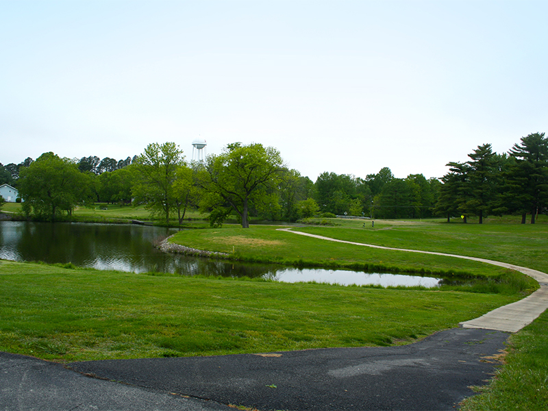 Red Hawk Golf & Grille