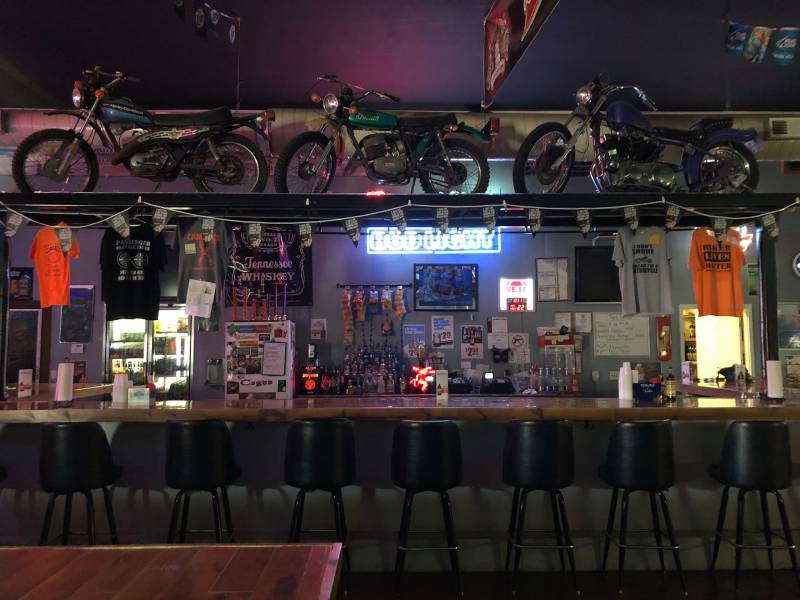 Cage's Bar & Grill