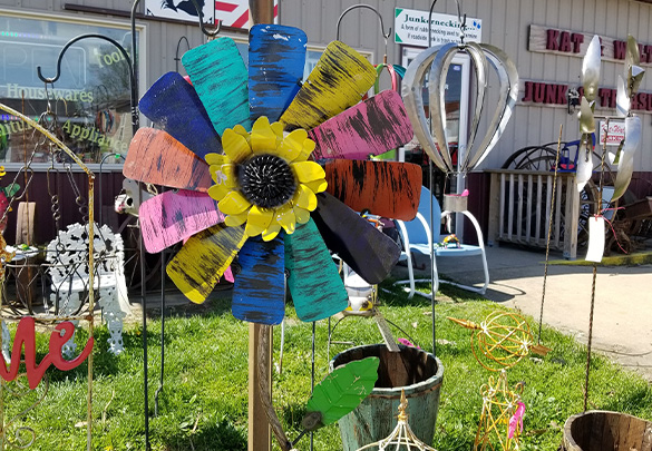 Kat & Walt's Junk & Treasures