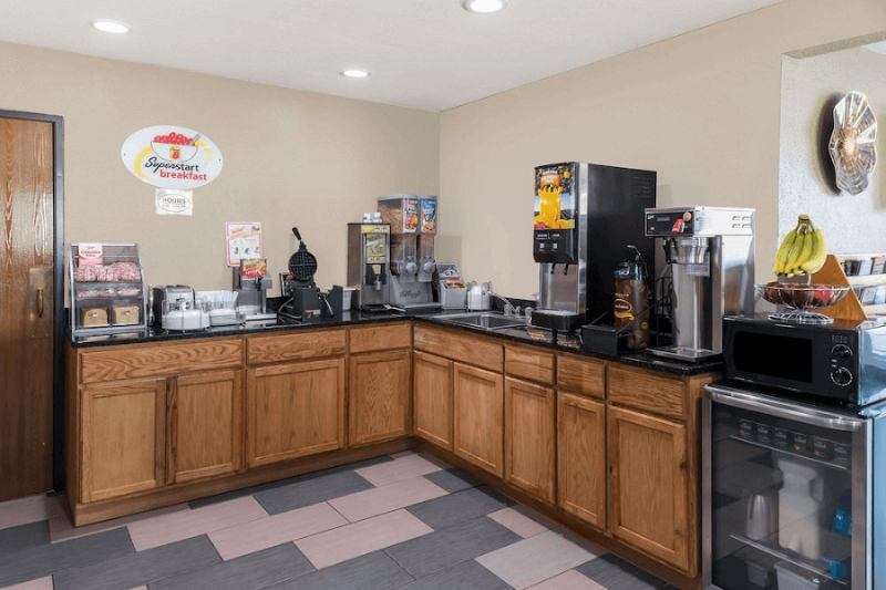 Super 8 by Wyndham - Okawville