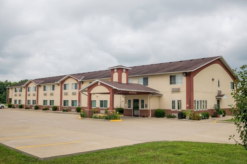 Super 8 by Wyndham - Mount Carmel